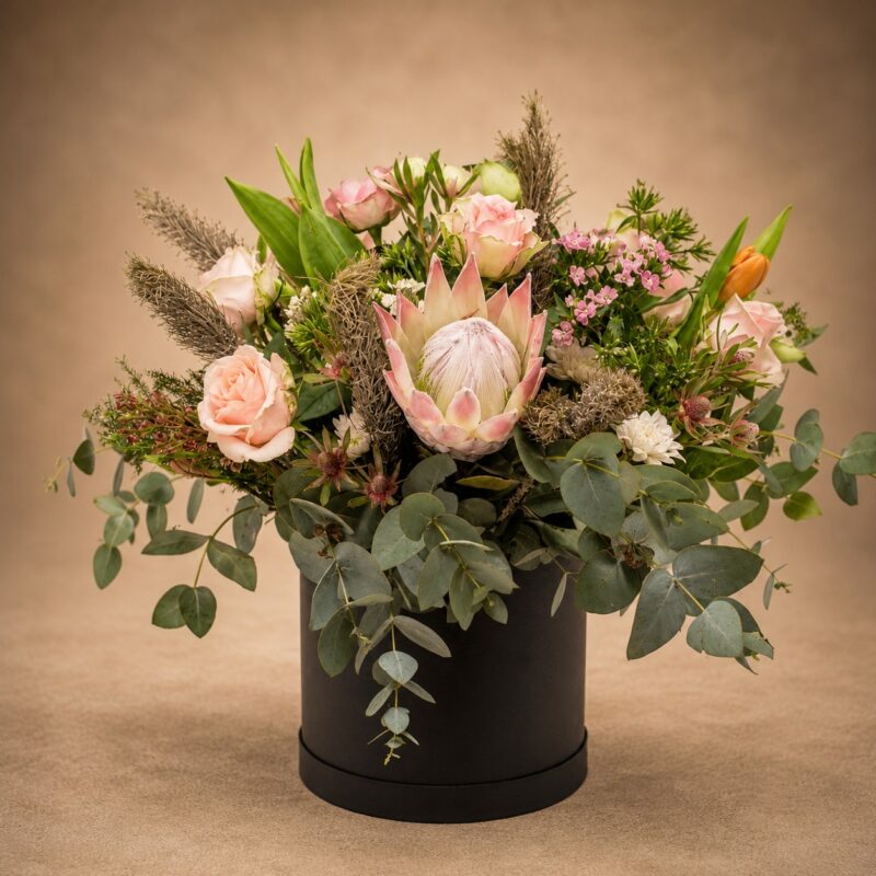 Protea Rustic Hatbox